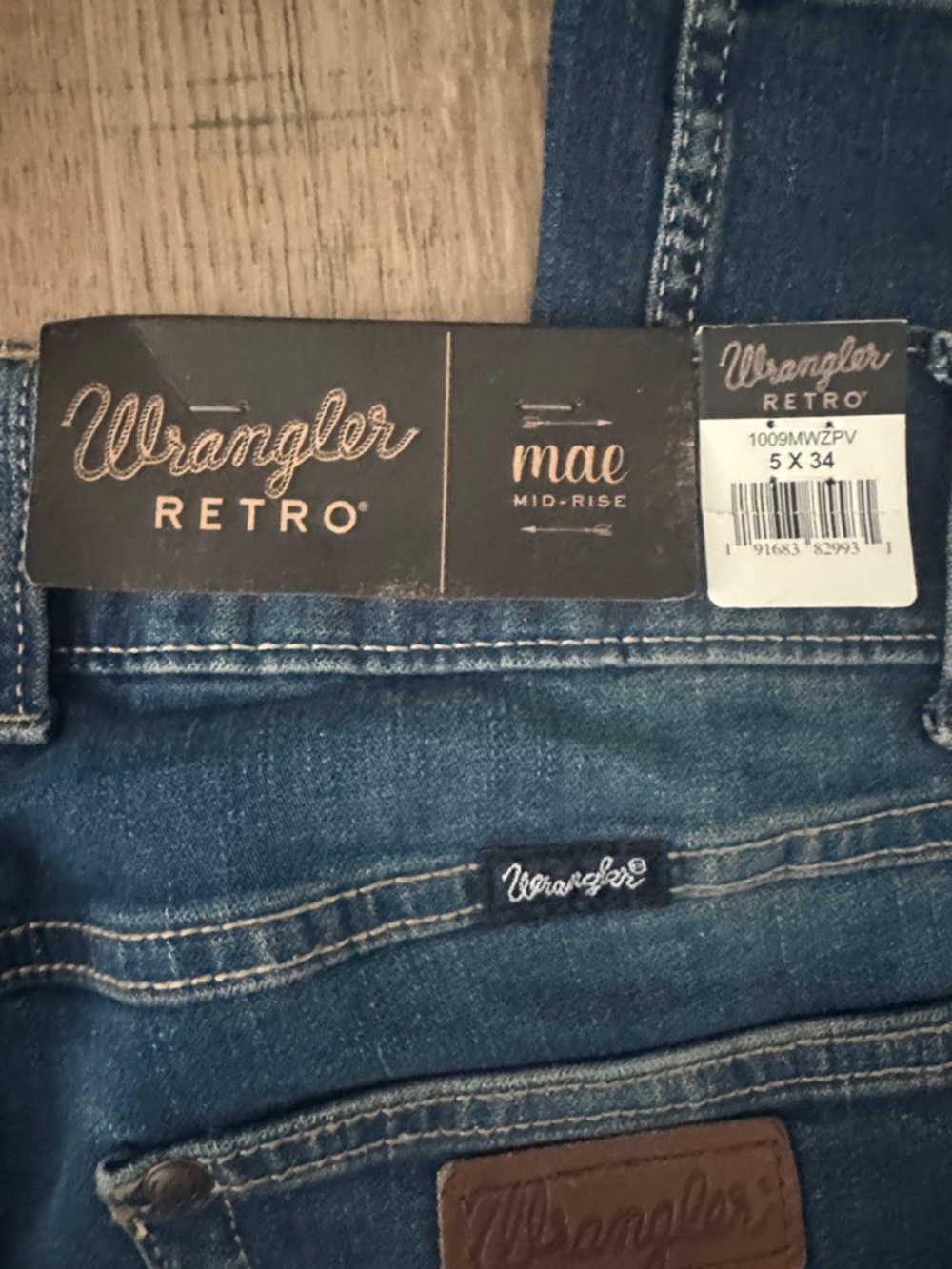 Wrangler Retro Mae jeans- size 5x 34 - Picture 2 of 3